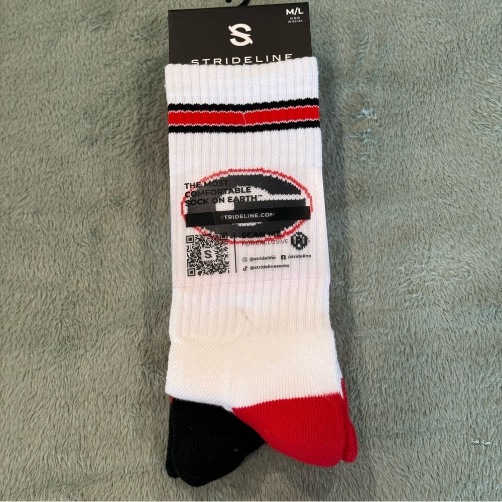 Strideline Georgia Bulldogs Socks Crew Red White Black M/L NCAA 2 Pair - Picture 2 of 5